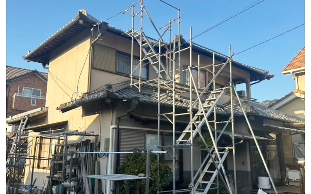 【快晴の空の下、工事も順調に進行中☀️】